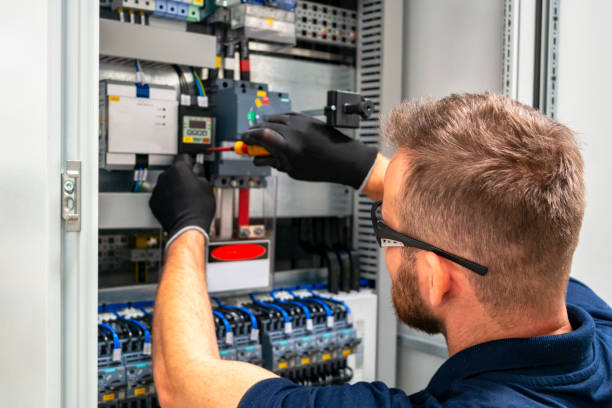 Best Electrician Near Me  in Mccom, OH